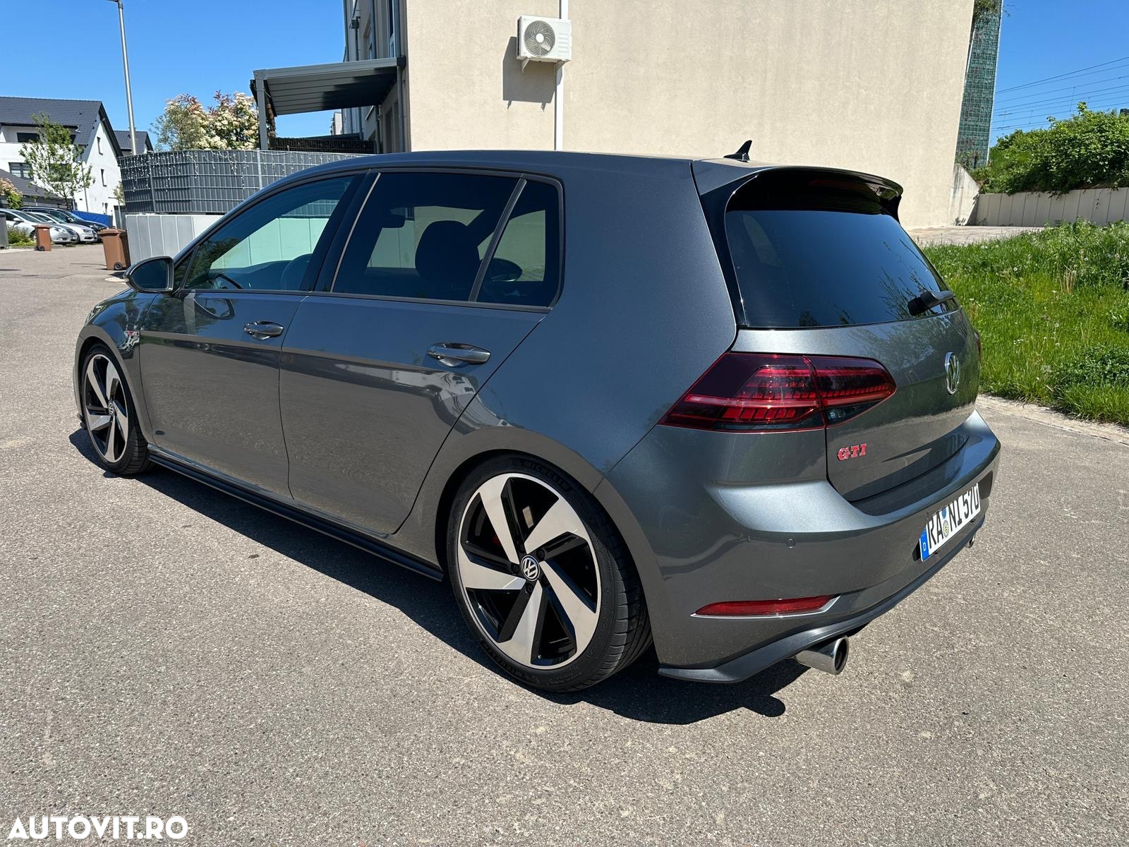 Volkswagen Golf 2.0 TSI GTI Performance - 3