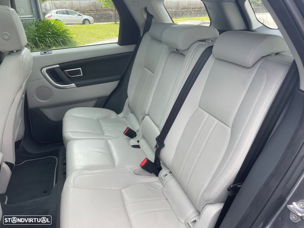 Land Rover Discovery Sport 2.0 TD4 HSE Luxury - 28