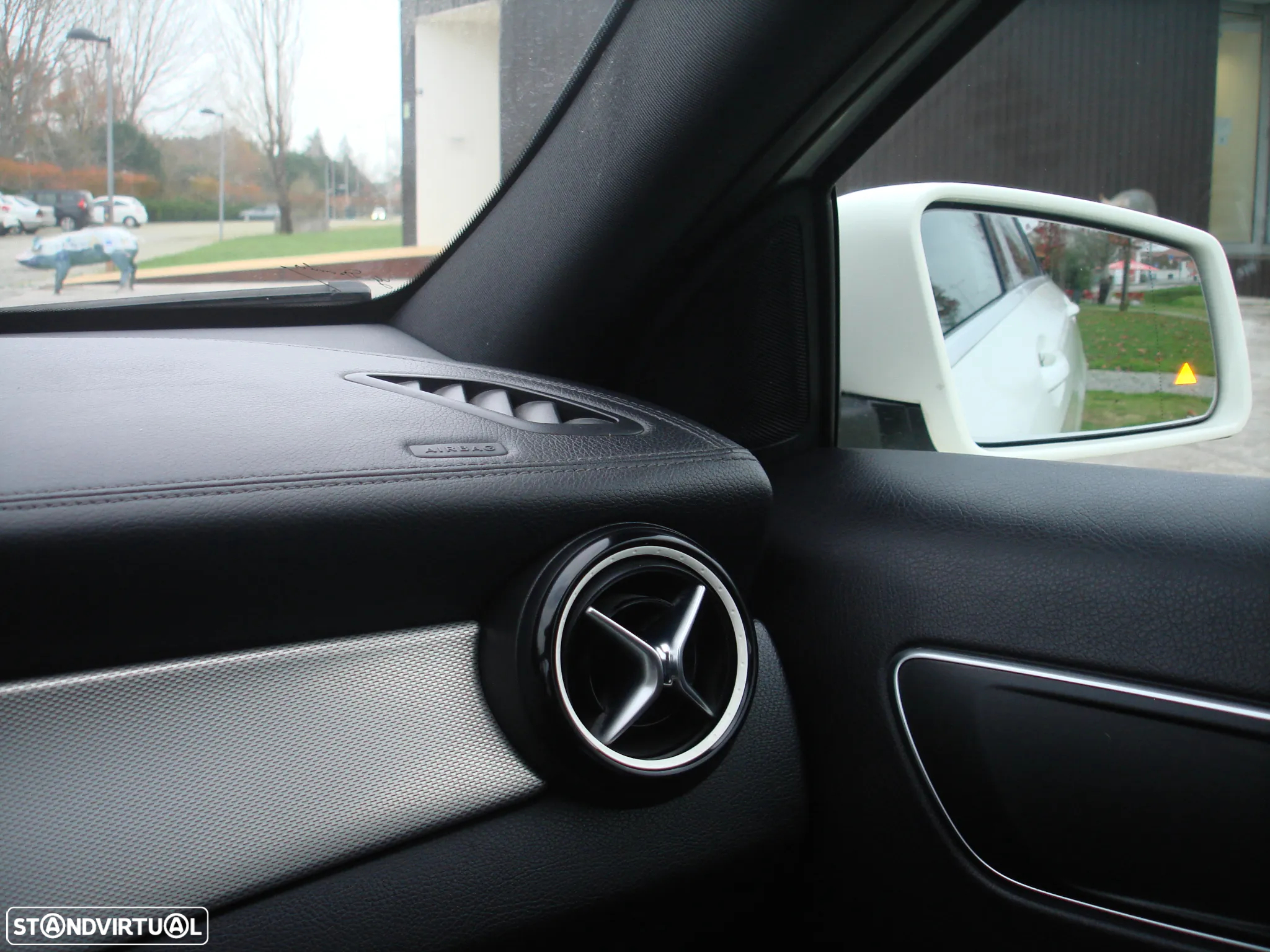 Mercedes-Benz A 180 d AMG Line - 24