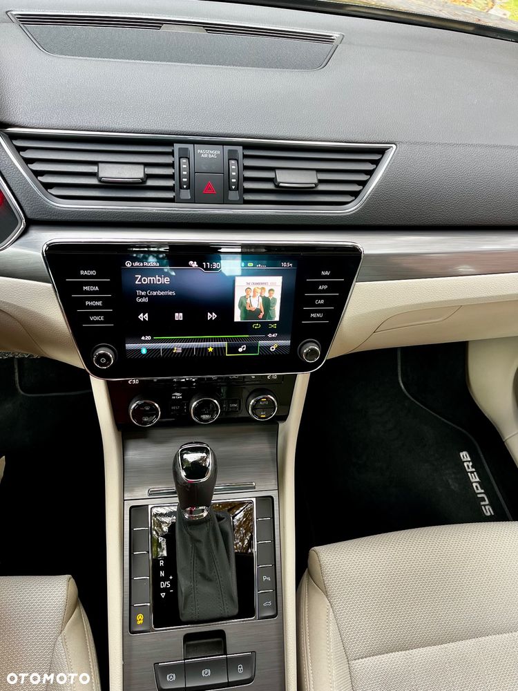 Skoda Superb 2.0 TDI SCR Style DSG - 23