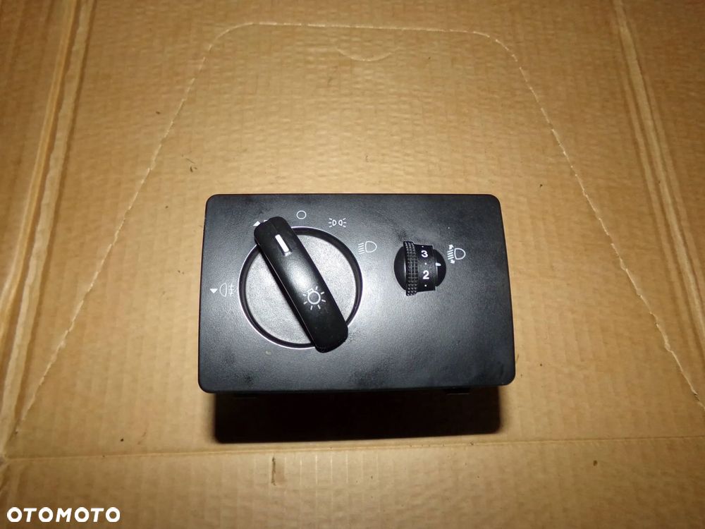 włącznik świateł przełacznik focus mk2 lift - 1