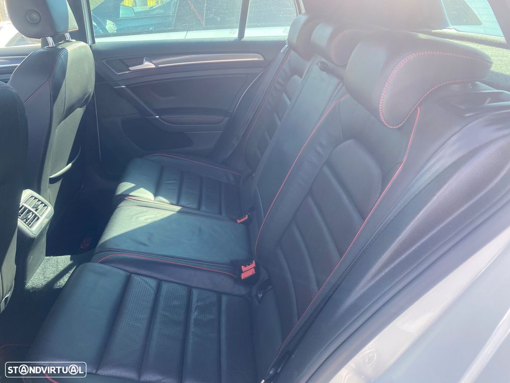 VW Golf 2.0 TSI GTI DSG Performance - 9