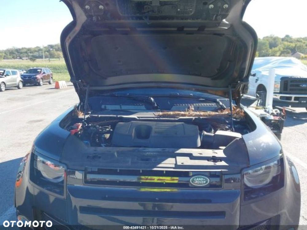 Land Rover Defender - 7