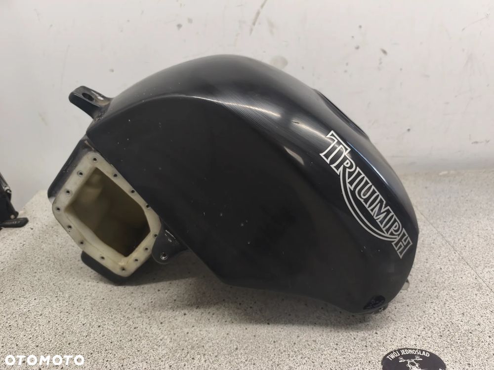 Bak, zbiornik paliwa Triumph Daytona 955i 955 - 4