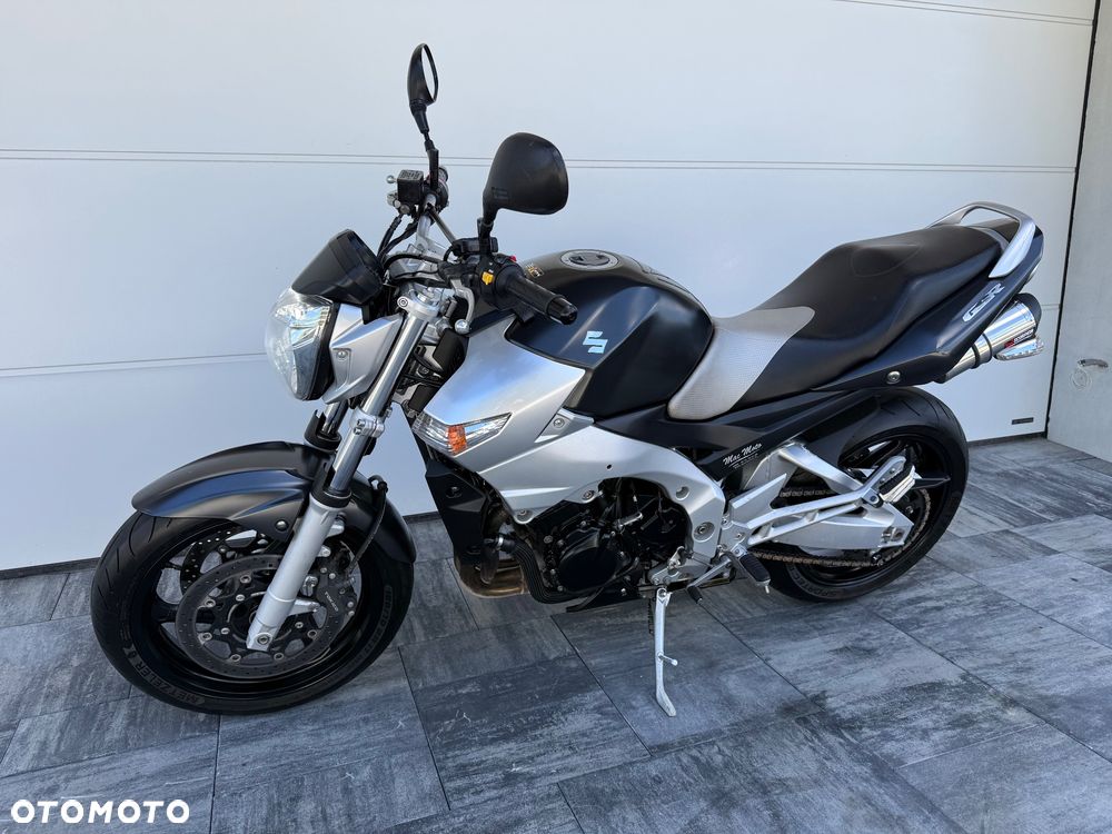 Suzuki GSR - 5