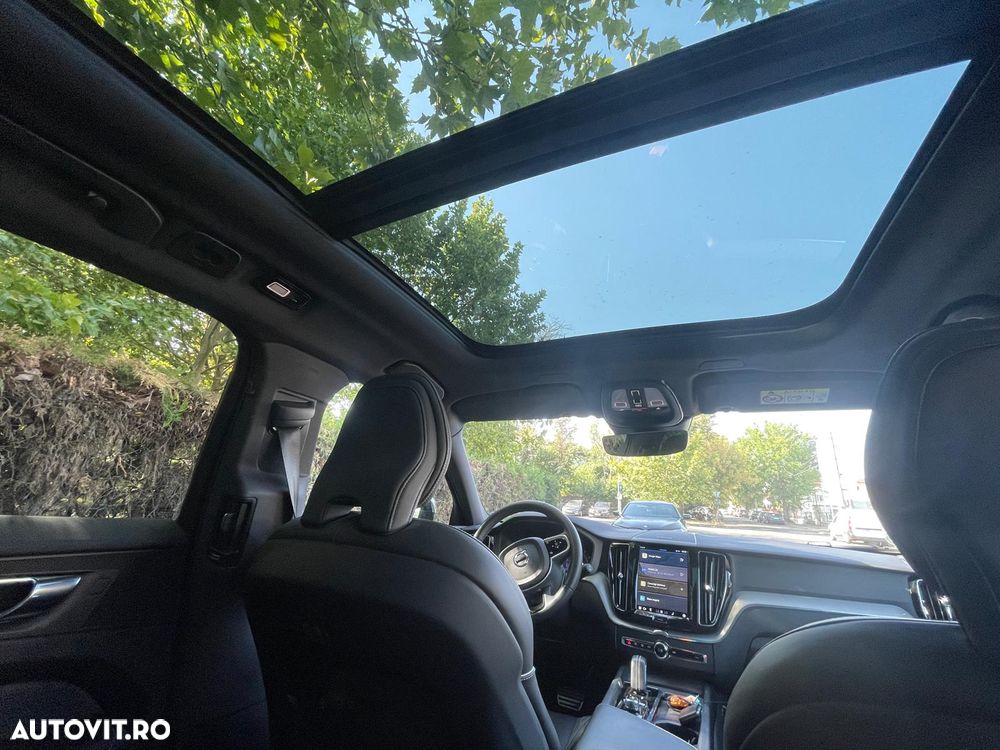 Volvo XC 60 B4 MHEV AT8 FWD R-Design - 16