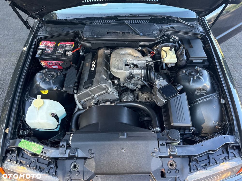 BMW Seria 3 318is - 23