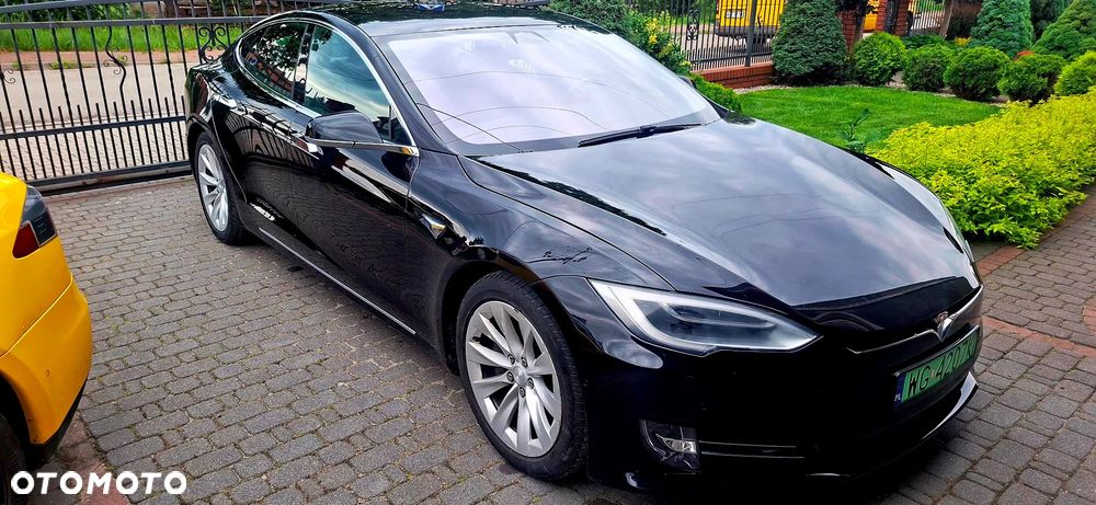 Tesla Model S - 2