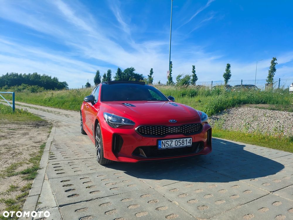 Kia Stinger - 1