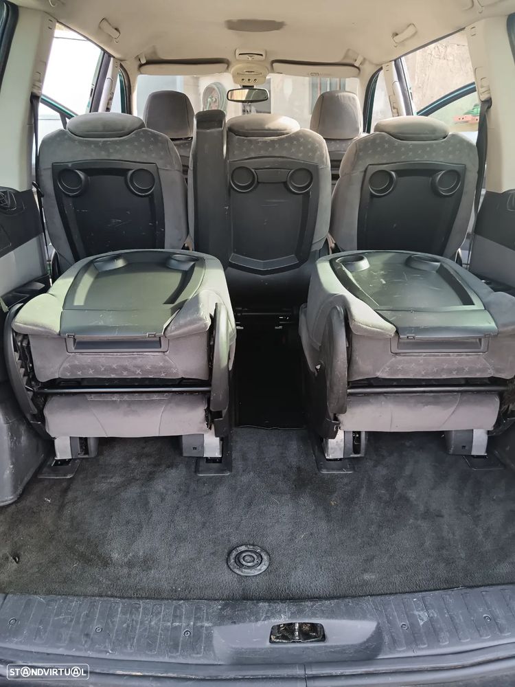 Peugeot 807 2.2 HDi - 10