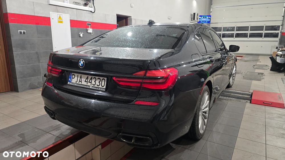 BMW Seria 7 740d xDrive - 4