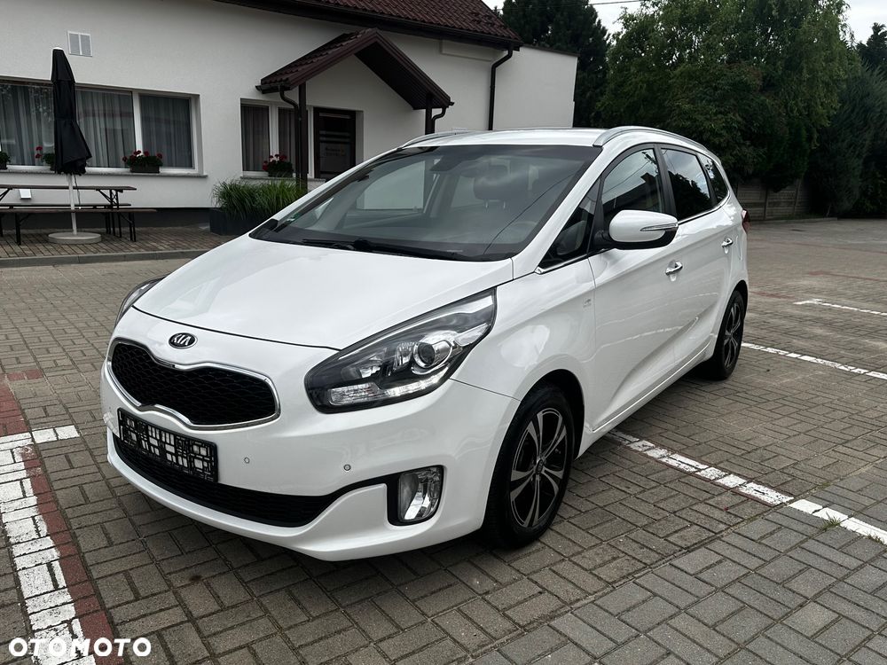 Kia Carens - 1