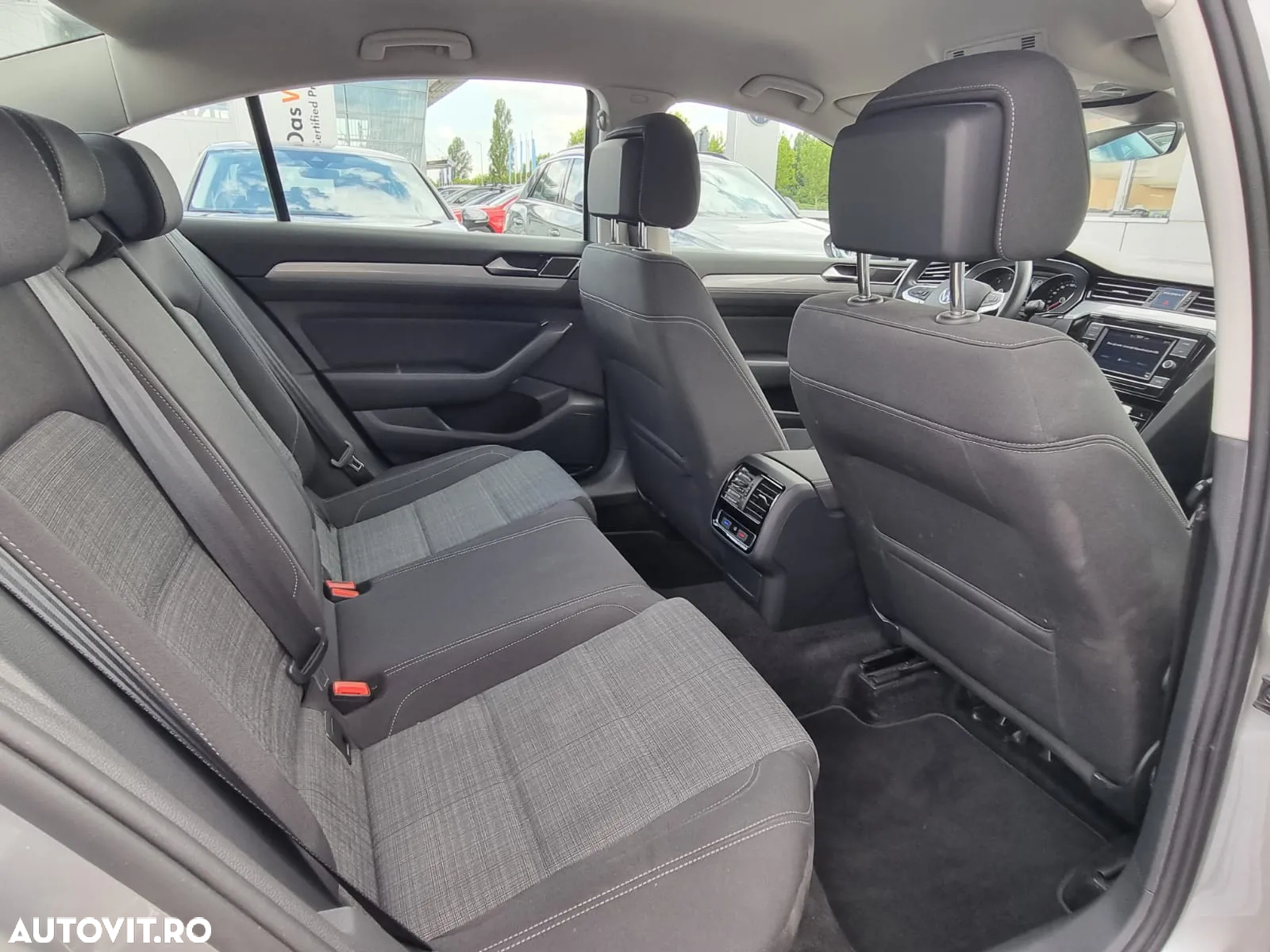 Volkswagen Passat 2.0 TDI DSG Comfortline - 13
