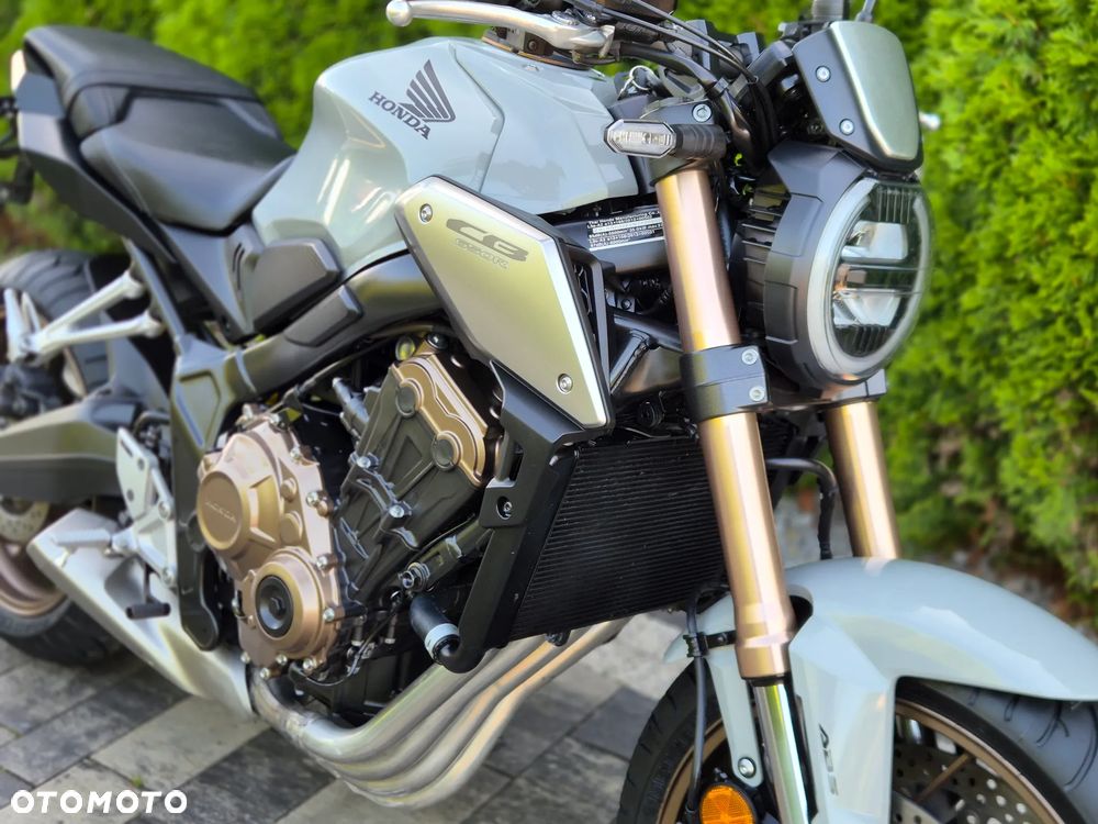Honda CB - 10