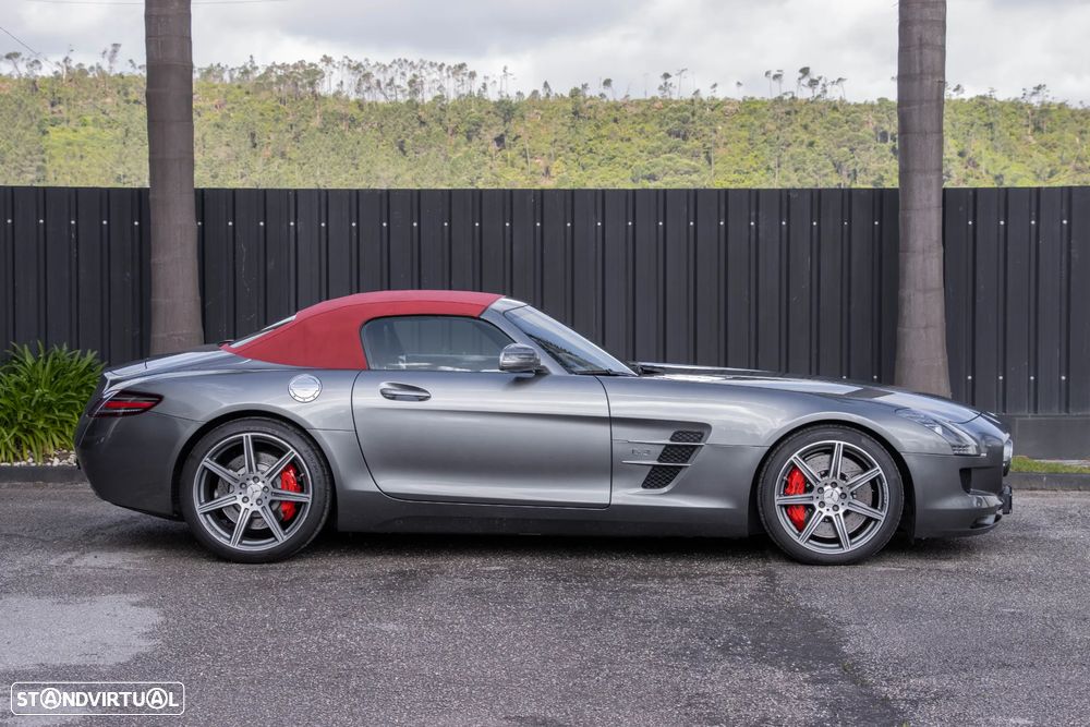 Mercedes-Benz SLS 63 AMG Roadster - 31