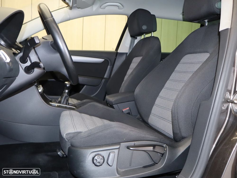 VW Passat Variant 1.6 TDI BlueMotion Comfortline - 21