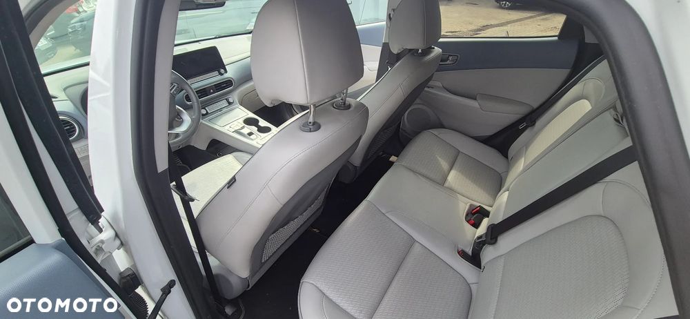 Hyundai Kona 64kWh Premium - 29