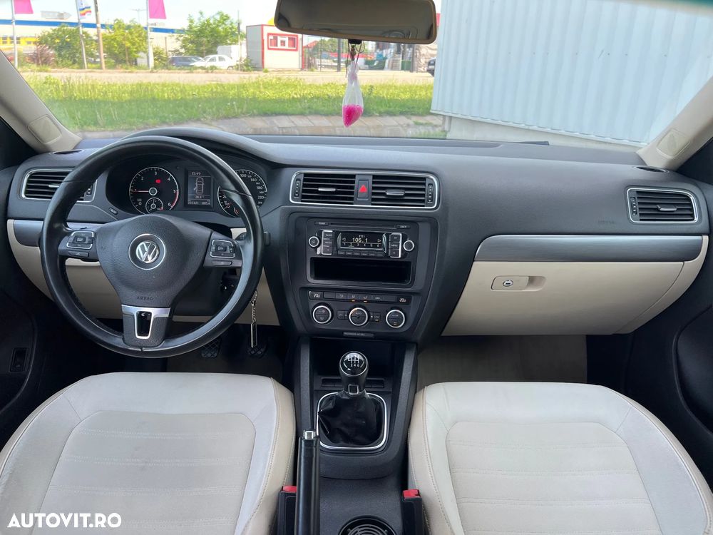 Volkswagen Jetta 2.0 TDI CR DPF Highline - 26