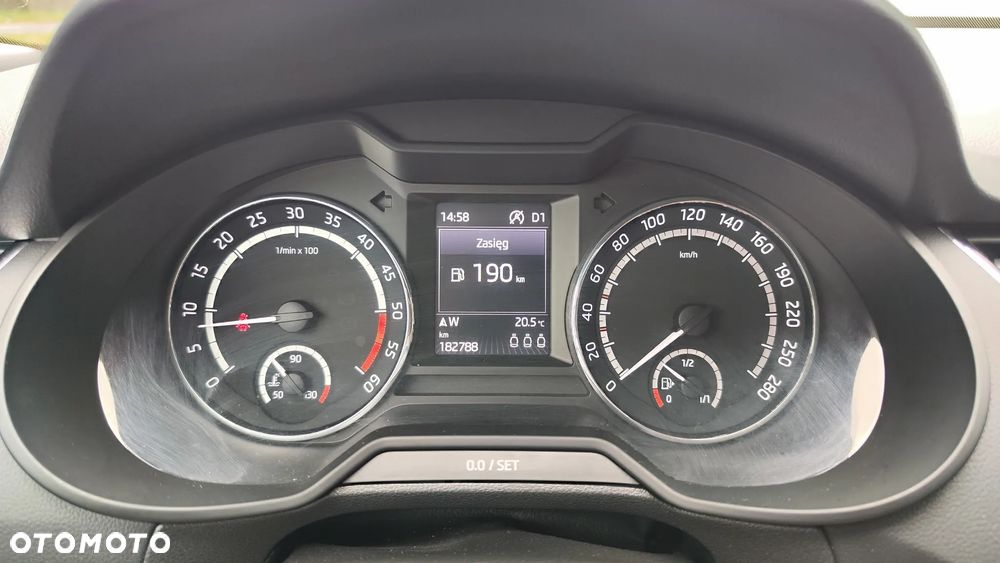 Skoda Octavia 2.0 TDI DSG RS - 33