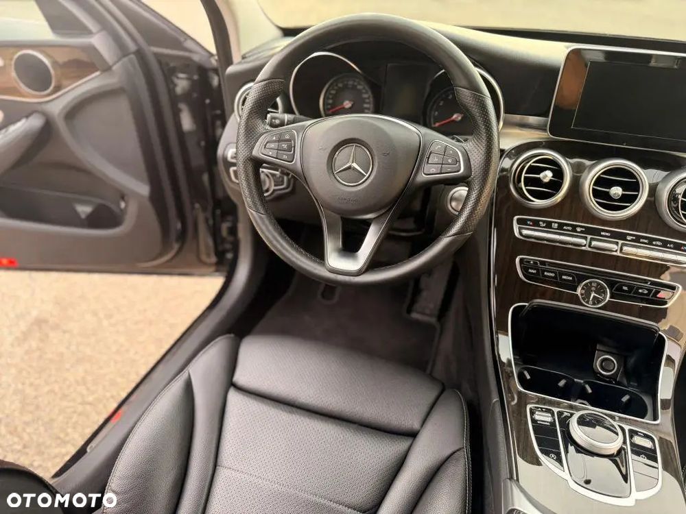 Mercedes-Benz Klasa C 300 9G-TRONIC Edition - 17