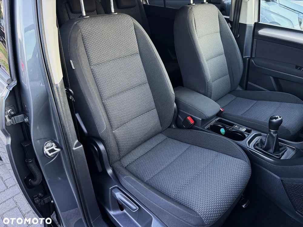 Volkswagen Touran 2.0 TDI SCR Comfortline - 15