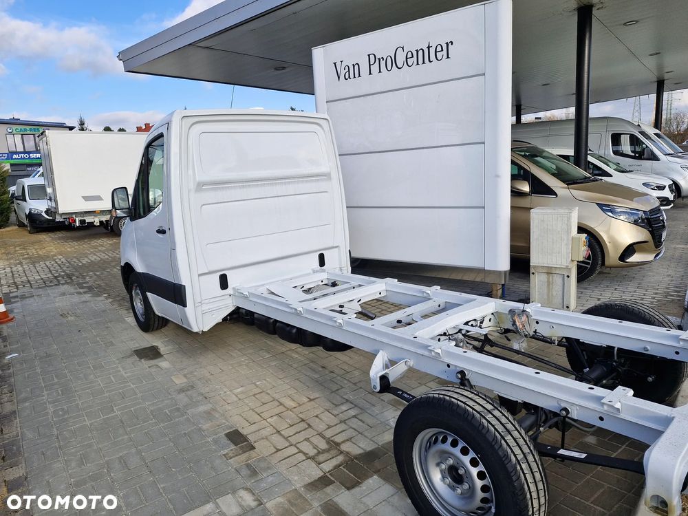 Mercedes-Benz Sprinter - 4