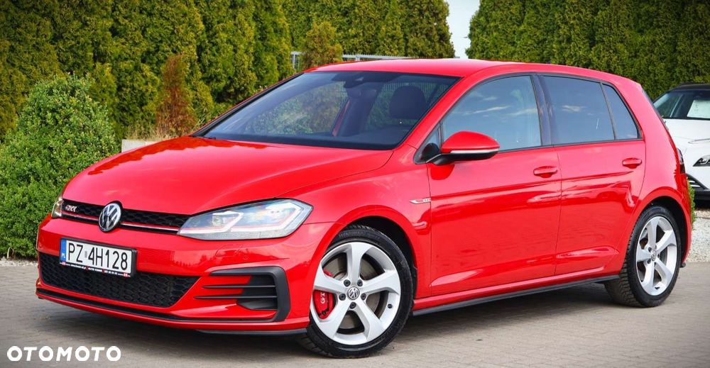 Volkswagen Golf - 10