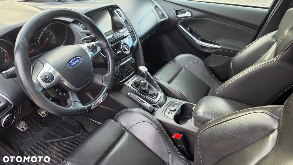Ford Focus 2.0 EcoBoost ST mit Leder-Exclusiv-Paket - 34