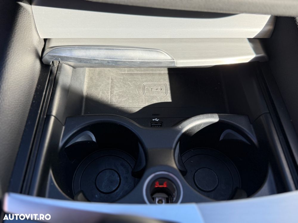 BMW Seria 5 520d xDrive AT - 16