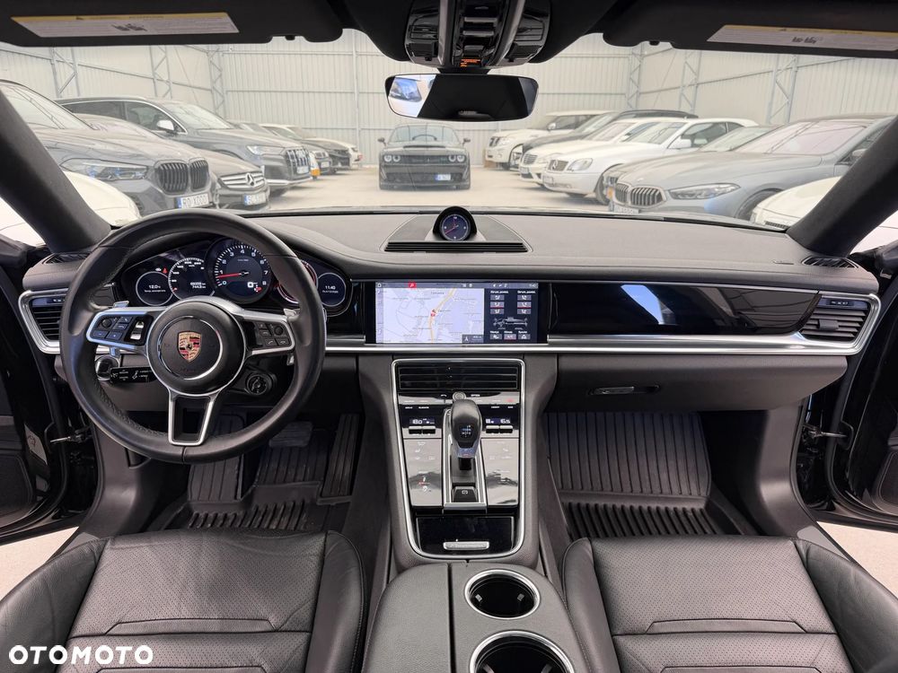 Porsche Panamera - 11
