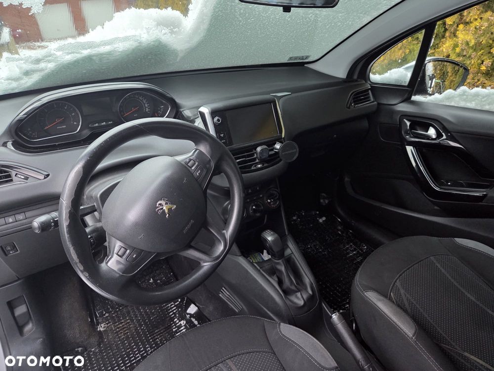 Peugeot 208 e-HDi 92 Stop&Start Allure - 28