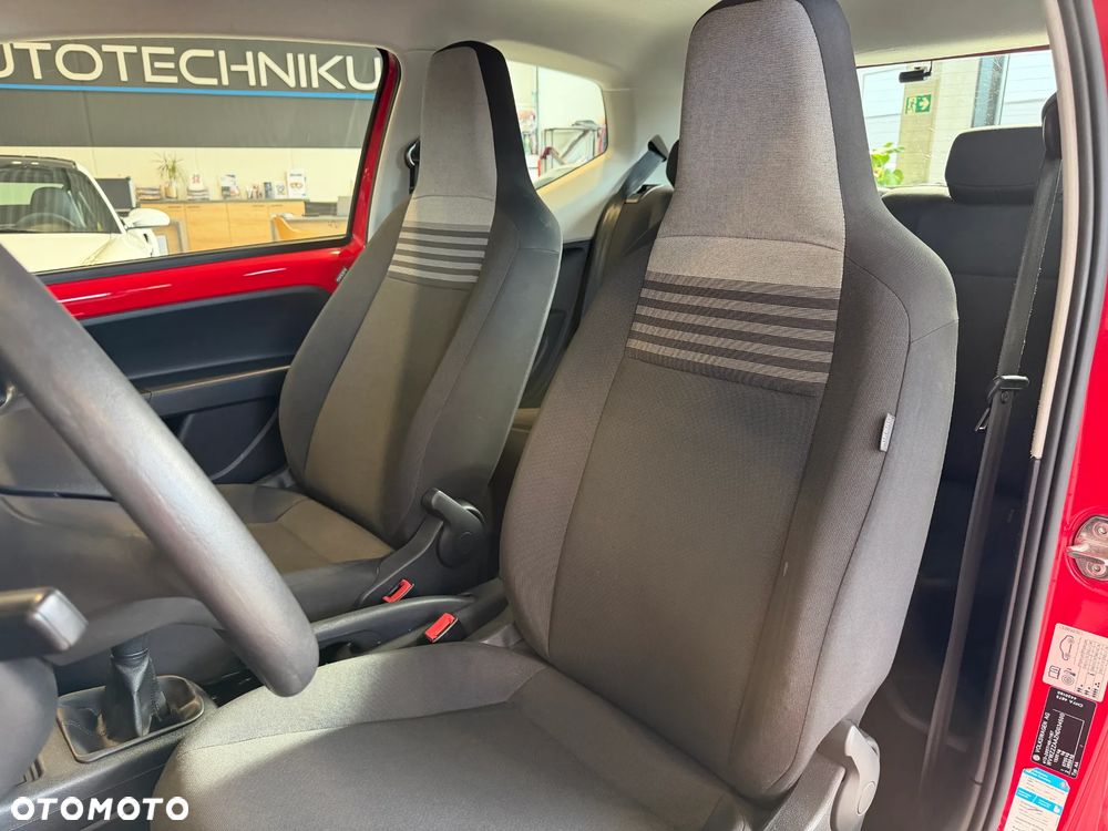 Volkswagen up! BlueMotion Technology colour fortana red - 12