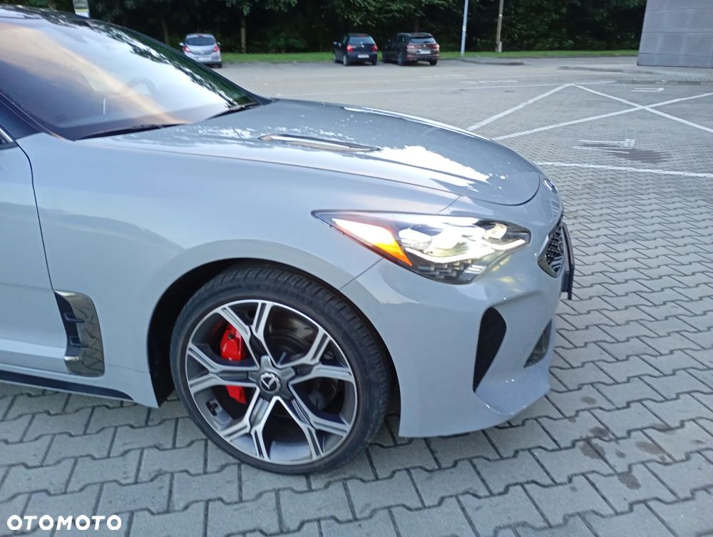 Kia Stinger - 9