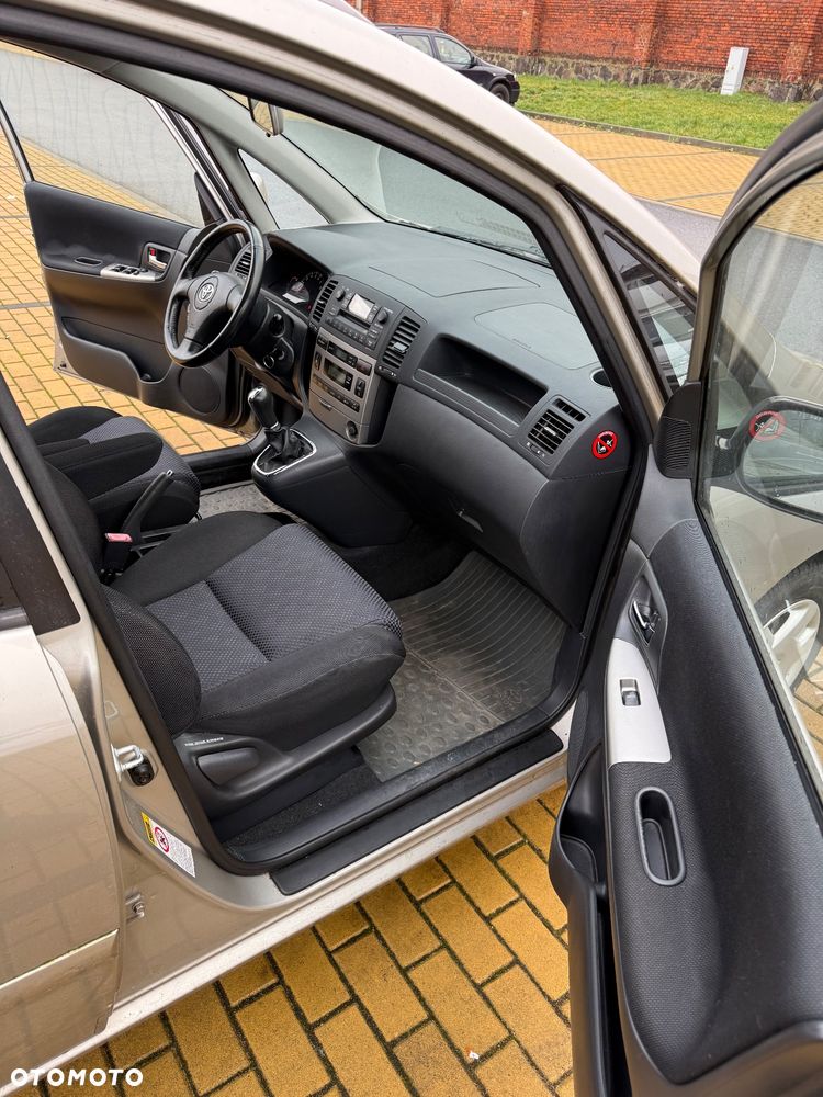 Toyota Corolla Verso 1.6 - 11