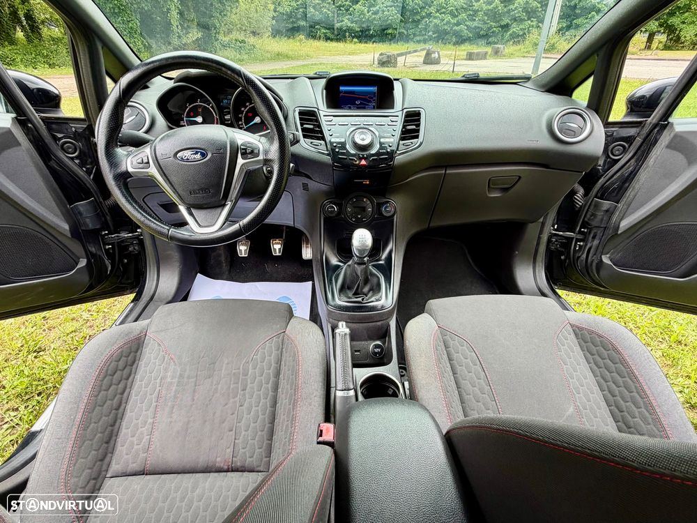 Ford Fiesta 1.5 TDCi STLine - 15