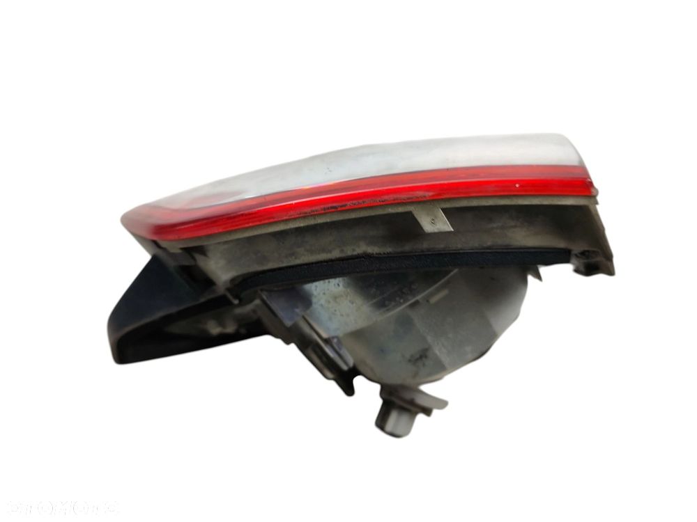 LAMPA PRAWY TYŁ W KLAPE FORD KUGA MK1 (2008-2010) 2.0 TDCI 136KM 8V41-13A602-AD - 4