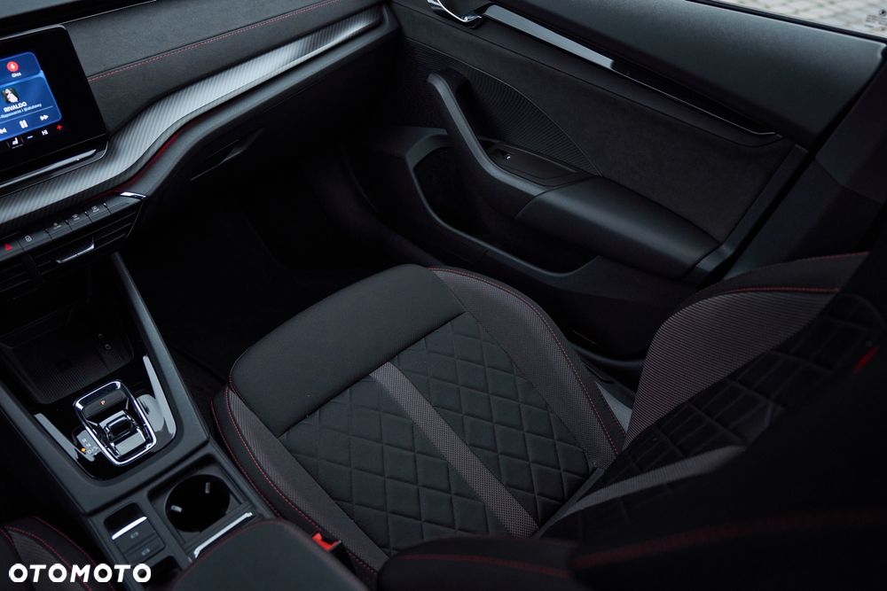Skoda Octavia 2.0 TDI DSG RS - 29