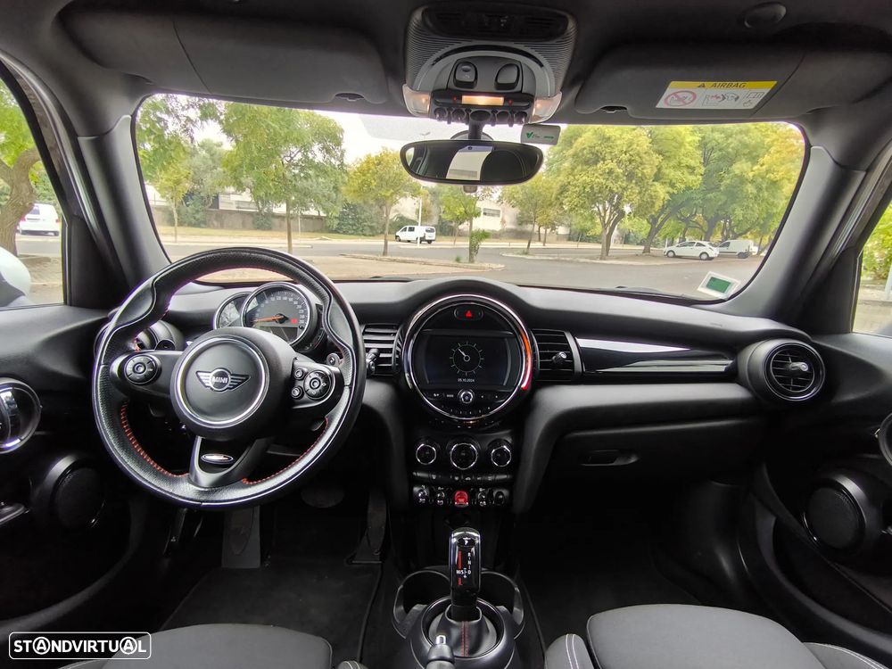 MINI 5 Portas Cooper SD Auto - 13