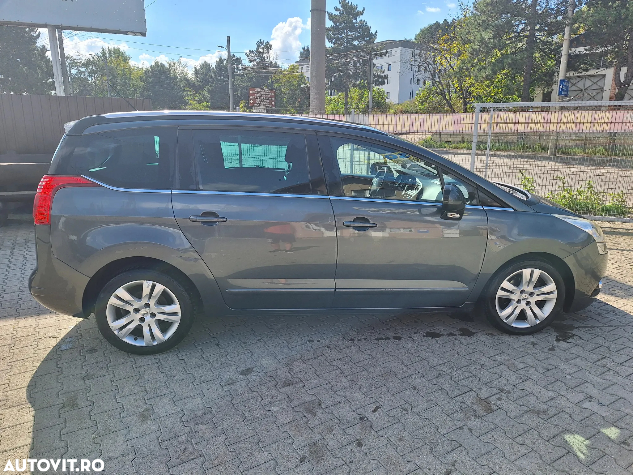 Peugeot 5008 - 4