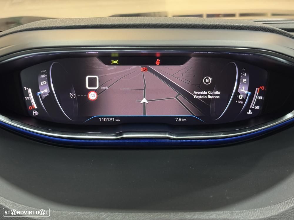 Peugeot 5008 1.5 BlueHDi Allure Pack - 29