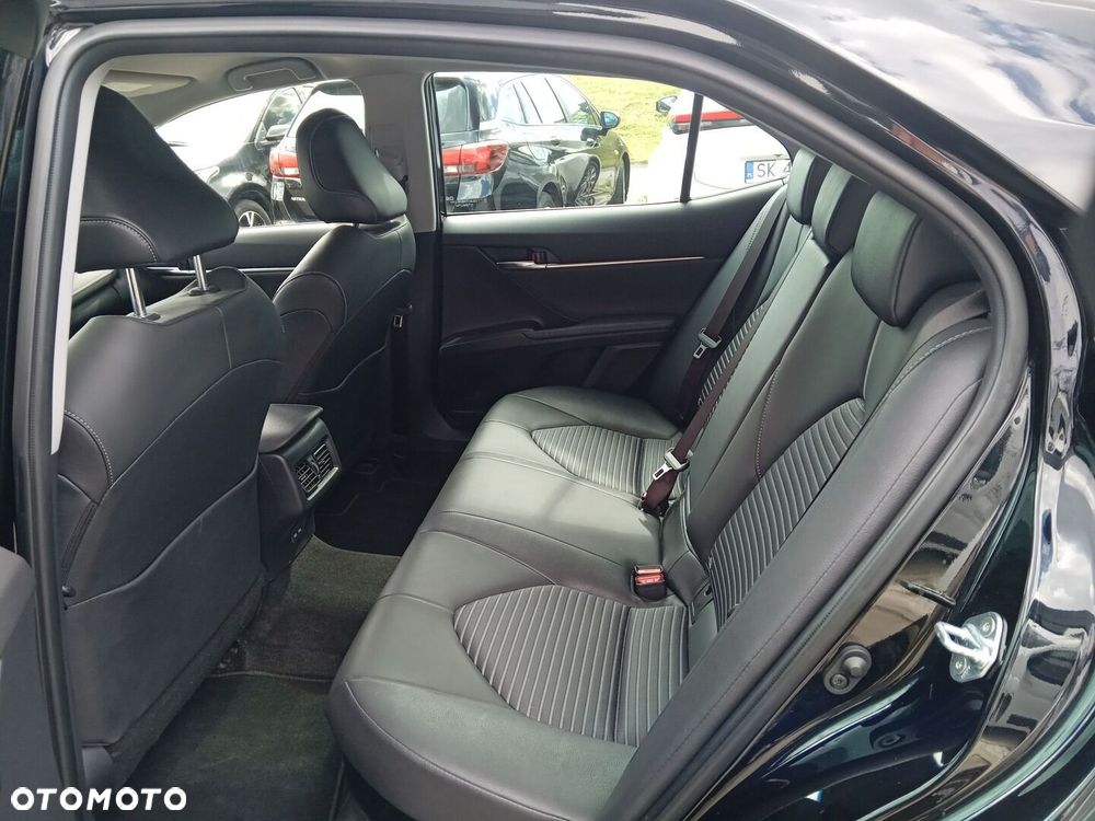 Toyota Camry - 13