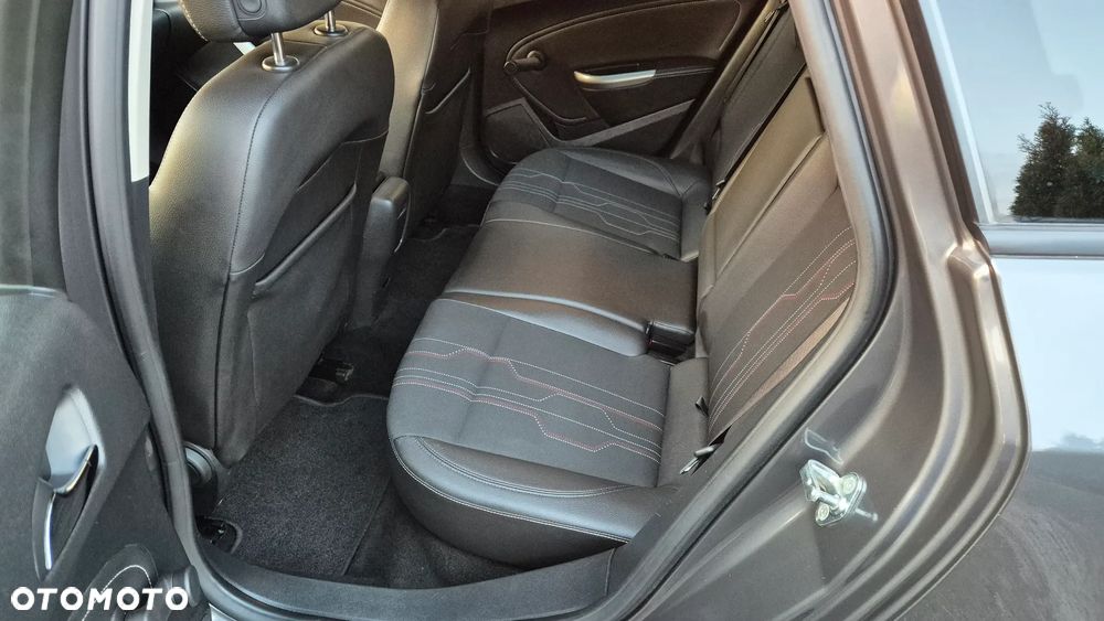 Opel Astra 1.4 Turbo - 10