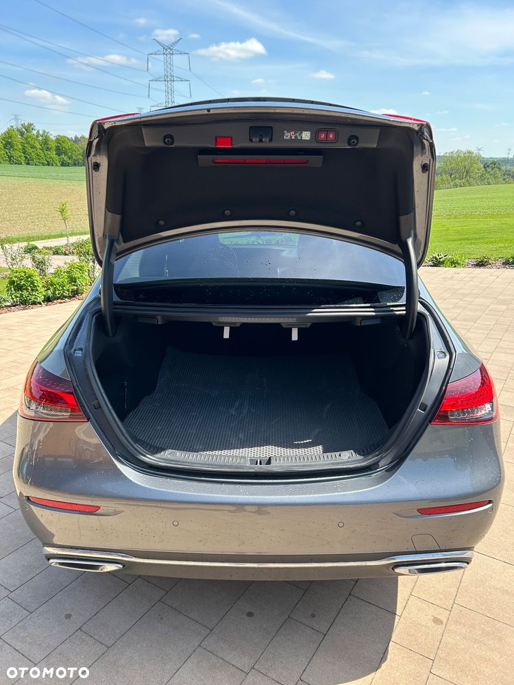 Mercedes-Benz Klasa E 220 d 4-Matic - 6