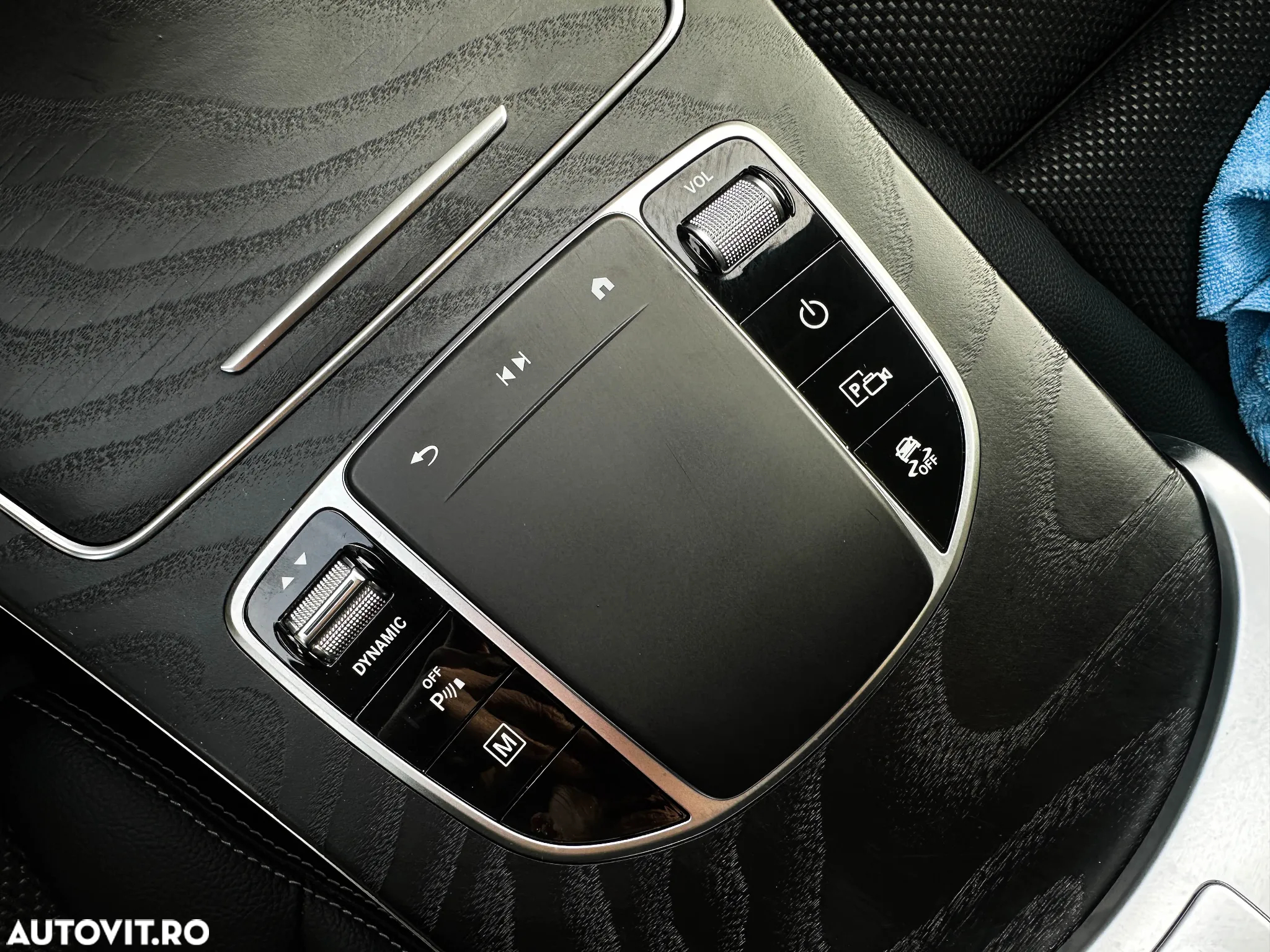 Mercedes-Benz GLC 300 e 4Matic 9G-TRONIC - 25