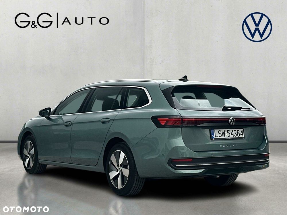 Volkswagen Passat - 4