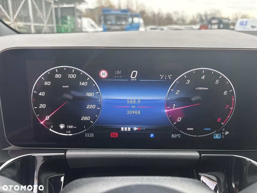 Mercedes-Benz GLA - 12