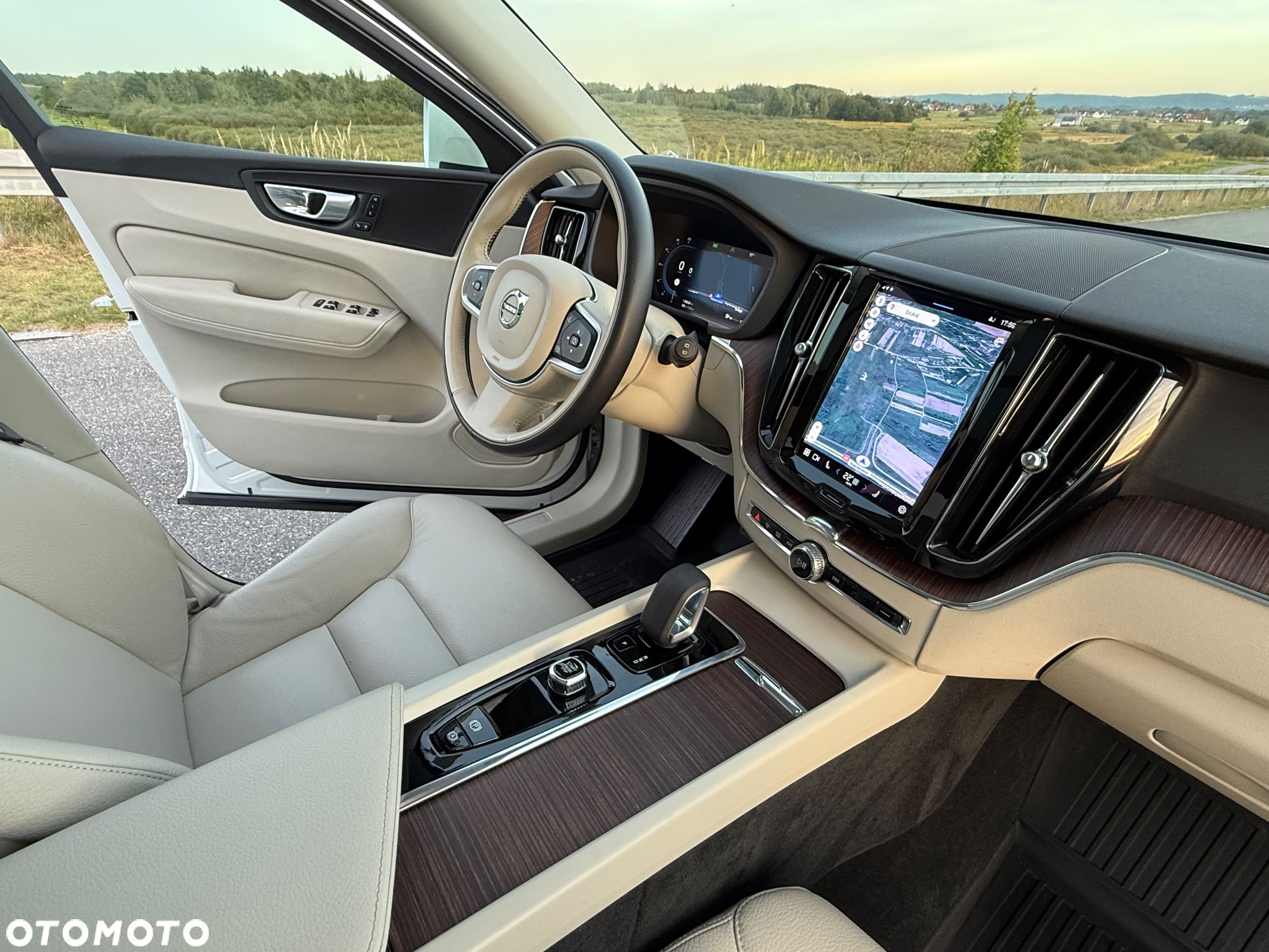 Volvo XC 60 B5 B AWD Geartronic Momentum Pro - 14