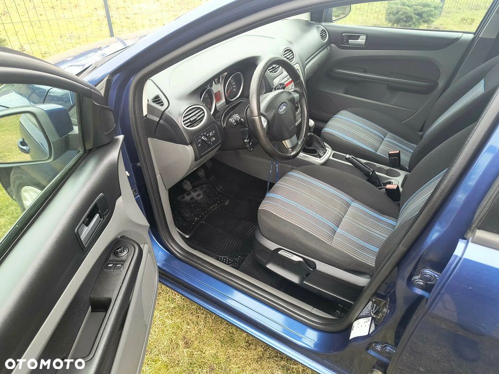 Ford Focus 1.6 Ambiente - 3