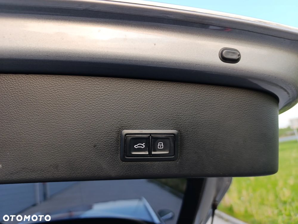 Audi A6 Avant 2.0 TDI Ultra DPF S tronic - 9