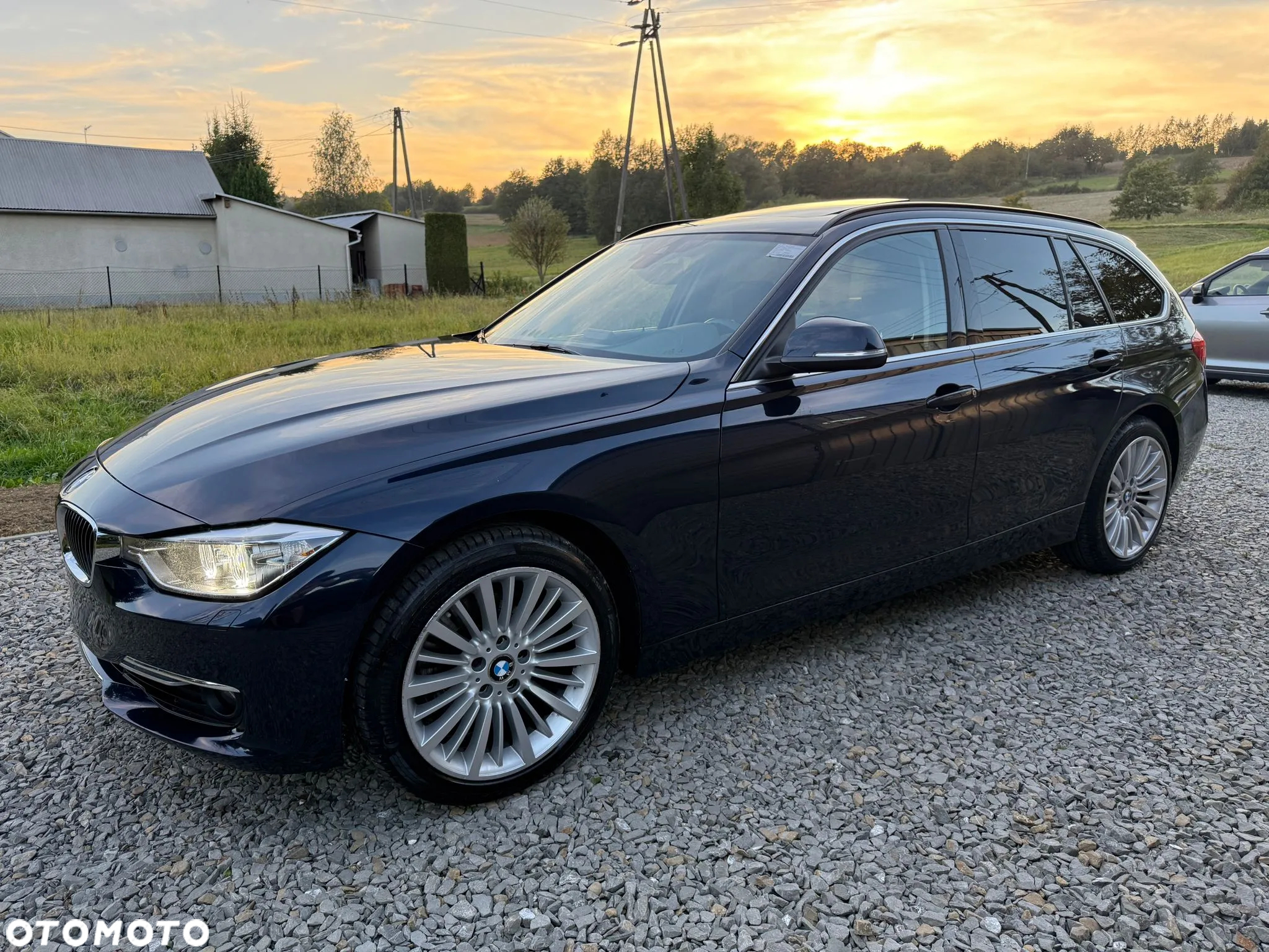 BMW Seria 3 330d Touring xDrive Sport-Aut Blue Performance Luxury Line - 3